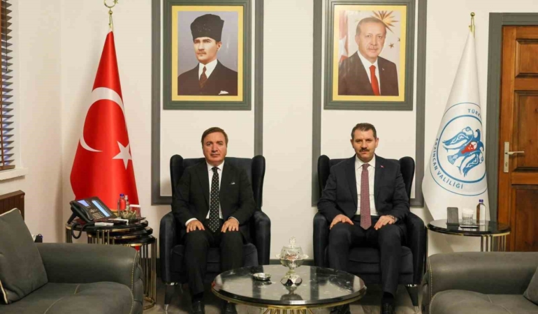 bakan-yardimcisi-ayhandan-erzincan-valiligine-ziyaret-6Kvl53AM.jpg