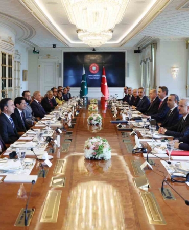 bakani-kacir-turkiye-pakistan-is-ve-yatirim-forumunda-iki-ulkenin-is-dunyasi-temsilcileriyle-bulustuk-f6MLka5O.jpg