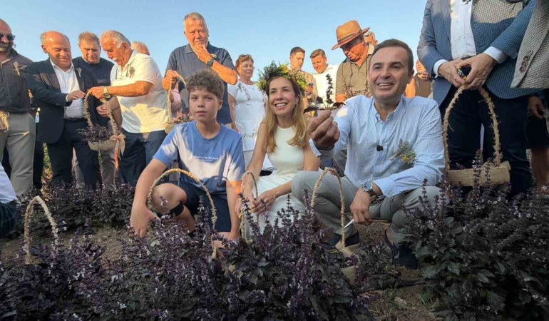 balikesirde-7uluslararasi-aromaterapi-festivali-basladi-AhcIN8Qp.jpg