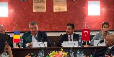 baskan-aras-romanyada-kardes-kent-temaslarinda-bulundu-WA6nJyi3.jpg