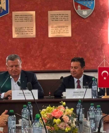 baskan-aras-romanyada-kardes-kent-temaslarinda-bulundu-WA6nJyi3.jpg
