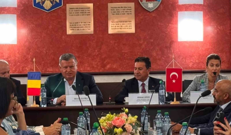 baskan-aras-romanyada-kardes-kent-temaslarinda-bulundu-WA6nJyi3.jpg