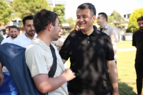 baskan-dogan-genclerle-bulustu-petek-gencte-samimi-sohbet-IrqODd1y.jpg