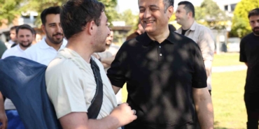 baskan-dogan-genclerle-bulustu-petek-gencte-samimi-sohbet-IrqODd1y.jpg