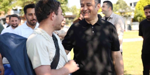 baskan-dogan-genclerle-bulustu-petek-gencte-samimi-sohbet-IrqODd1y.jpg