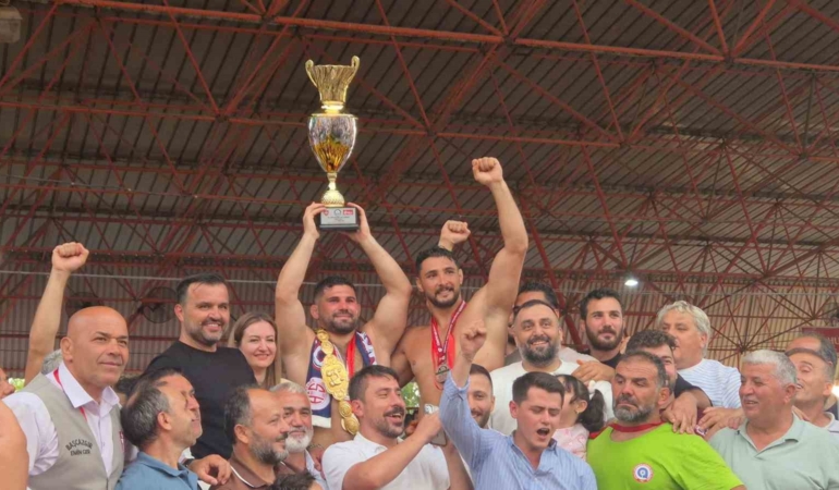 baspehlivan-erkan-tas-altin-kemerini-takti-WqkqsXQj.jpg