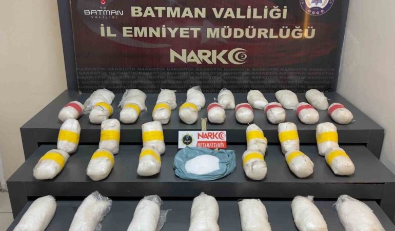 batmanda-uyusturucu-operasyonu-19-kilo-metamfetamin-ele-gecirildi-94ZkcYhK.jpg