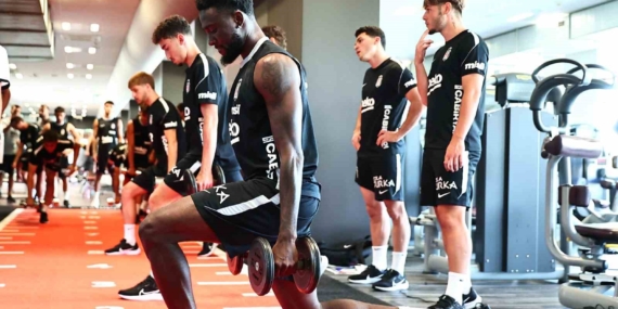 besiktas-salonda-calisti-Jz47rpKO.jpg