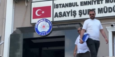 besiktasta-yasli-adami-kandirip-bin-758-cumhuriyet-altinini-calmislardi-5-supheli-adliyeye-sevk-edildi-WE16GaKQ.jpg