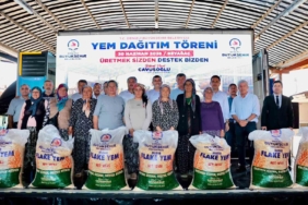 beyagacli-374-ureticiye-yem-destegi-saglandi-ktQLwJIv.jpg