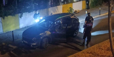 beylikduzunde-dur-ihtarina-uymayan-2-kisi-yakalandi-m7TY7WEu.jpg