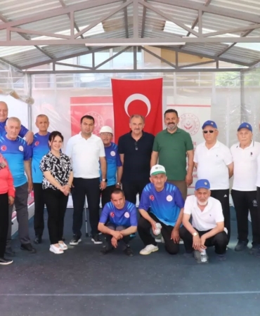 bilecik-huzurevi-bocce-dostluk-musabakasindan-galibiyetle-ayrildi-lD2b7V1i.jpg