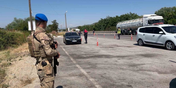 bilecikte-9-yoklama-kacagiyla-hacizli-arac-yakalandi-vfPipJRr.jpg
