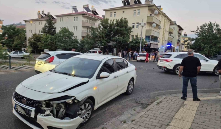 bingolde-trafik-kazasi-2-yarali-yUO3UpFQ.jpg