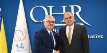bosna-hersek-yuksek-temsilciligine-gecici-olarak-abdli-diplomat-crishock-atandi-b7HsfQbB.jpg