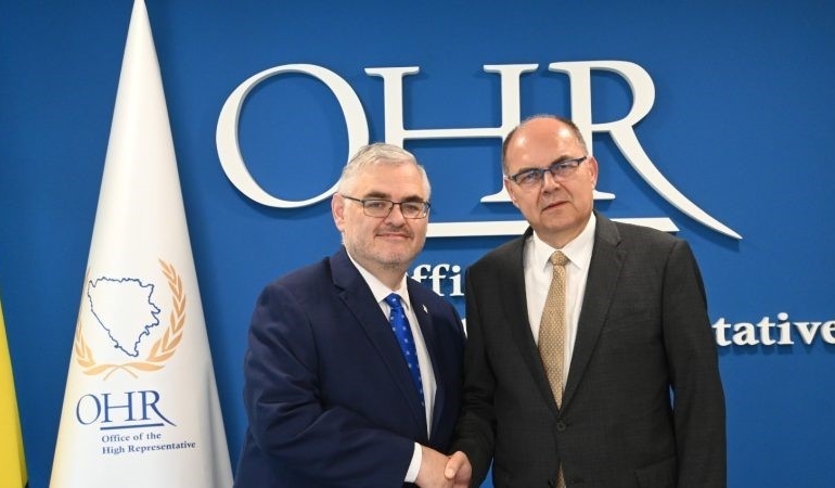 bosna-hersek-yuksek-temsilciligine-gecici-olarak-abdli-diplomat-crishock-atandi-b7HsfQbB.jpg