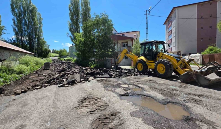 bozulan-asfalt-yollar-bastan-sona-yenileniyor-QZQFyKhM.jpg