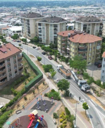 buyuksehir-ucevler-mahallesinde-asfalt-yeniliyor-7Rd4b9Pw.jpg