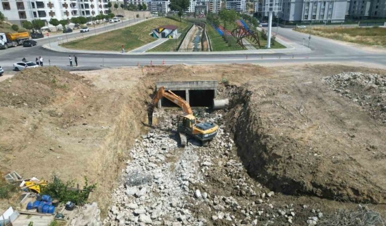 buyuksehirden-balkan-mahallesinde-yogun-mesai-KS76eluF.jpg