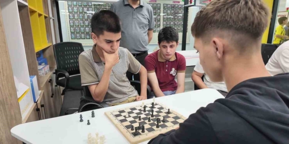 camelili-ogrenciler-azerbaycanli-kardesleriyle-bulustu-Q8sEqhN6.jpg