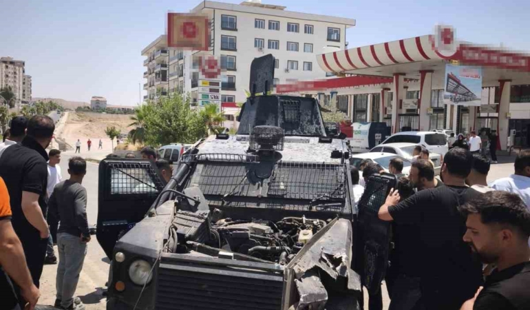 cizrede-polis-araci-takla-atti-2-polis-memuru-yaralandi-cvSdXIvV.jpg