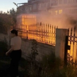 cocuklarin-su-bidonlariyla-yangina-mudahalesi-kamerada-DxpSfqA4.jpg