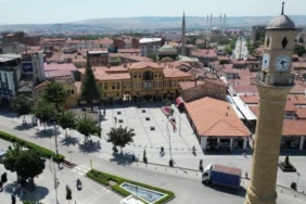 cocukluk-hayalini-emekli-olunca-gerceklestirdi-18-yildir-antika-urunleri-gelecege-tasiyor-usABIJsE.jpg