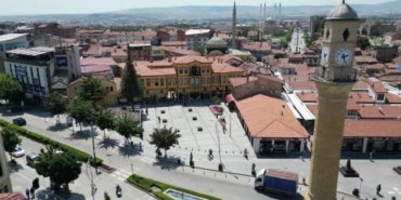 cocukluk-hayalini-emekli-olunca-gerceklestirdi-18-yildir-antika-urunleri-gelecege-tasiyor-usABIJsE.jpg