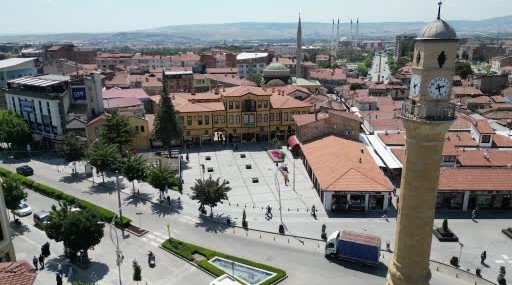 cocukluk-hayalini-emekli-olunca-gerceklestirdi-18-yildir-antika-urunleri-gelecege-tasiyor-usABIJsE.jpg