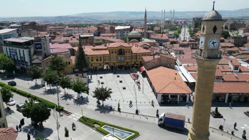 cocukluk-hayalini-emekli-olunca-gerceklestirdi-18-yildir-antika-urunleri-gelecege-tasiyor-usABIJsE.jpg