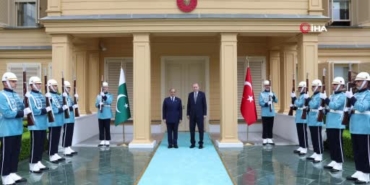 cumhurbaskani-erdogan-pakistan-basbakani-serifi-resmi-torenle-karsiladi-DiDyjGEb.jpg