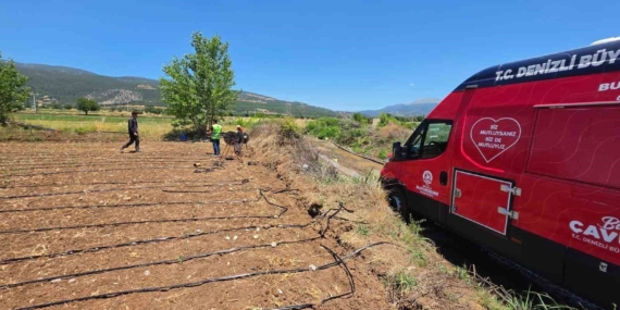 denizli-buyuksehir-tarlalara-soguk-su-ve-limonata-ulastirdi-SGXyyGJS.jpg