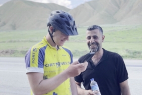 dil-engelini-yapay-zekayla-cozduler-erzurum-yolunda-ingiliz-turiste-senkaya-misafirperverligi-gJHg5fmR.jpg