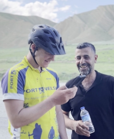 dil-engelini-yapay-zekayla-cozduler-erzurum-yolunda-ingiliz-turiste-senkaya-misafirperverligi-gJHg5fmR.jpg