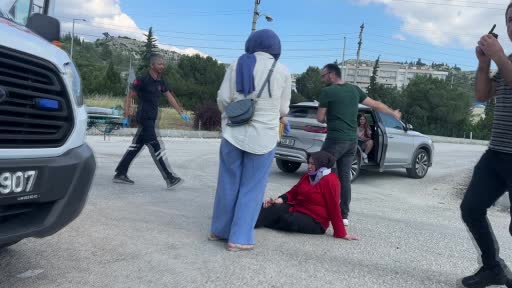 direksiyon-hakimiyetini-kaybeden-motosiklet-surucusu-yaralandi-cg7FLiKd.jpg
