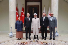 diyanet-isleri-baskani-arpagustan-bursa-valiligine-ziyaret-NJ9MzUYK.jpg