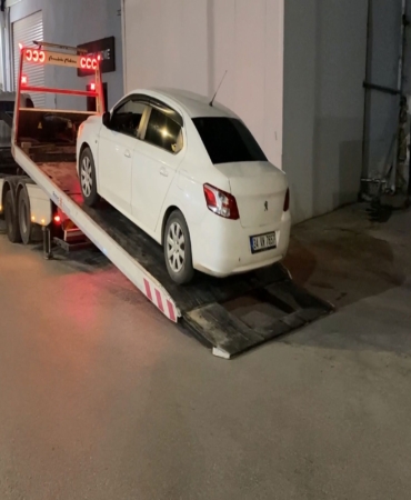 POLİSİN 'DUR' İHTARINA UYMADI, 490 BİN LİRA CEZA YEDİ
