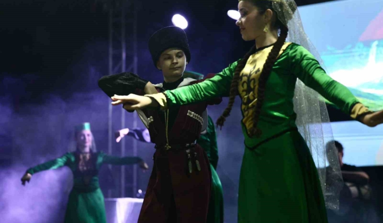 duzcede-cerkes-gecesi-yogun-ilgi-gordu-HwORbj4y.jpg