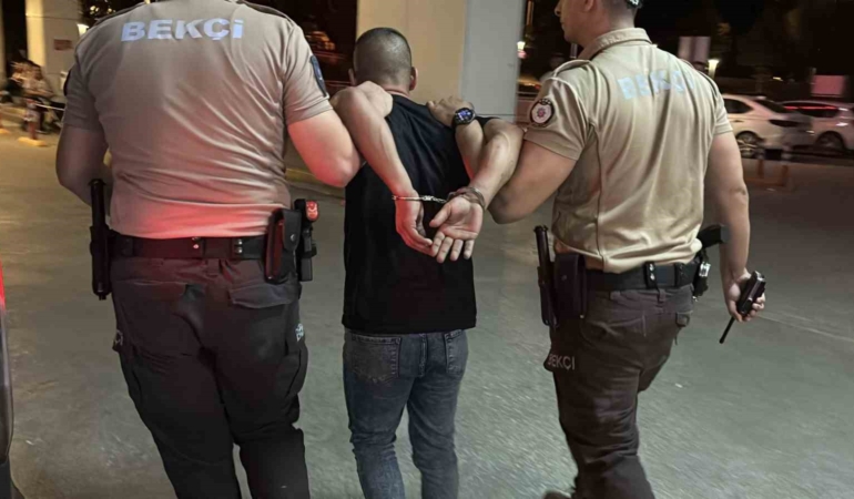 edirnede-24-duzensiz-gocmen-ile-gocmen-kacakciligi-suphelisi-yakalandi-S1F6CAPi.jpg