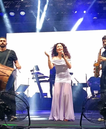 edirnede-665inci-tarihi-kirkpinar-yagli-gures-festivalinde-melek-mosso-sahne-aldi-e1RwkR5V.jpg