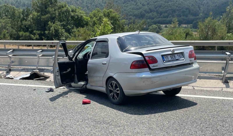 edremit-balikesir-karayolunda-trafik-kazasi-QWq6kIgg.jpg