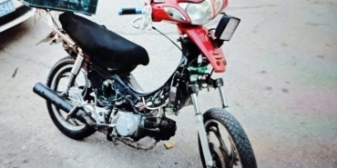 ehliyetsiz-plakasiz-ve-sase-numarasi-kazinmis-motosikleti-kullanan-surucuye-88-bin-500-liralik-ceza-321m8a3V.jpg