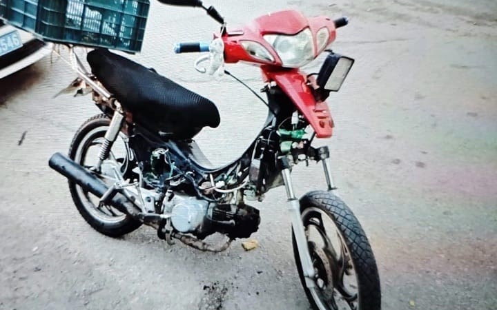 ehliyetsiz-plakasiz-ve-sase-numarasi-kazinmis-motosikleti-kullanan-surucuye-88-bin-500-liralik-ceza-321m8a3V.jpg