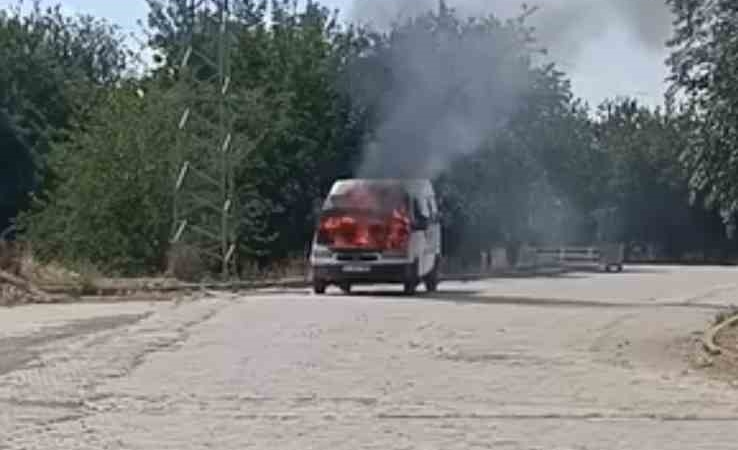elazigda-minibus-yangini-mKdJ5dyy.jpg