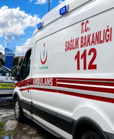 erzincan-erzurum-karayolunda-minibus-devrildi-15-kisi-yaralandi-EJ39IPJI.jpg
