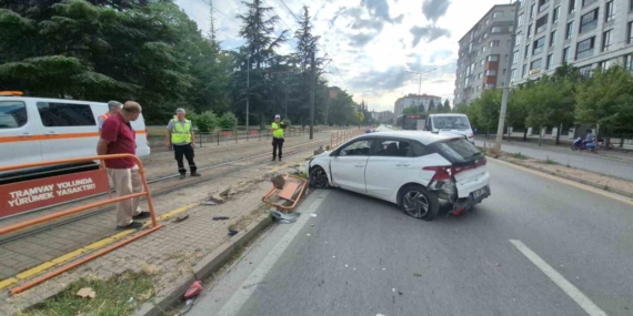 eskisehirde-trafik-kazasi-anne-ve-4-yasindaki-kizi-yaralandi-yLHGzbWk.jpg