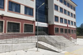 fedakar-ogretmenler-tatilde-okulu-yeni-doneme-hazirliyor-MXdjCbbZ.jpg