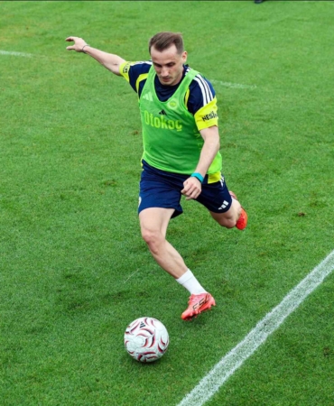 fenerbahce-avusturya-kampindaki-ilk-antrenmanini-yapti-8X4VCdSF.jpg