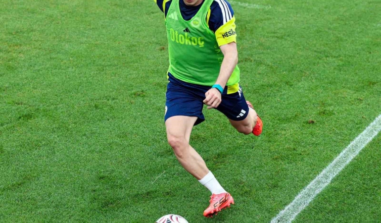 fenerbahce-avusturya-kampindaki-ilk-antrenmanini-yapti-8X4VCdSF.jpg