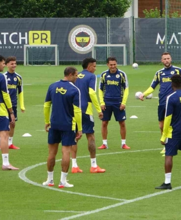 fenerbahce-avusturyada-gunu-cift-antrenmanla-tamamladi-trWkquOa.jpg